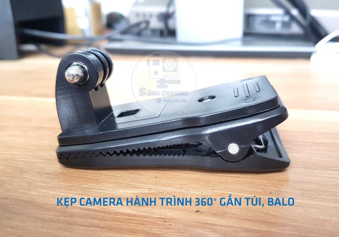Gá kẹp camera lên balo