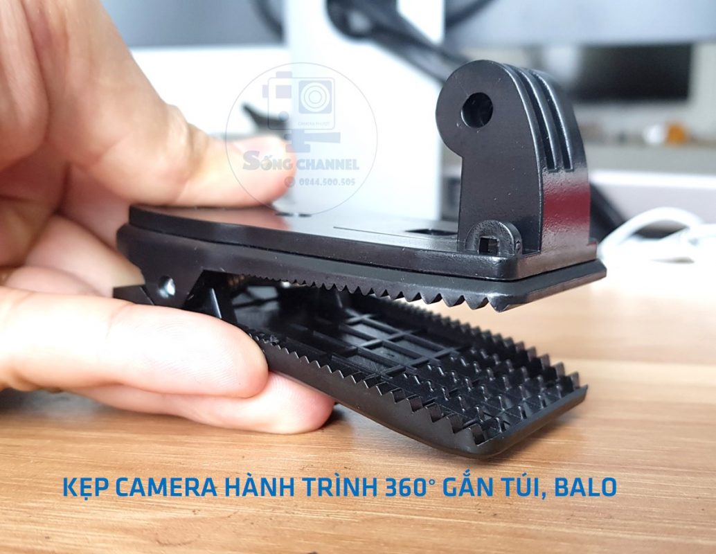Gá kẹp camera lên balo