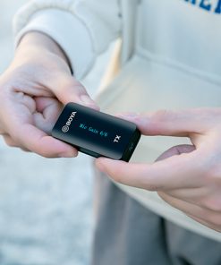 Với màn hình OLED sống động có trên Boya by-xm6-k4