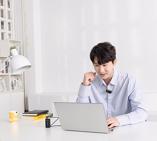 BY-XM6 Mini, nó duy trì ưu tiên là trọng lượng nhẹ và thoải mái, mỗi bộ phát chỉ nặng 14,5g và tương ứng là 34g cho bộ thu