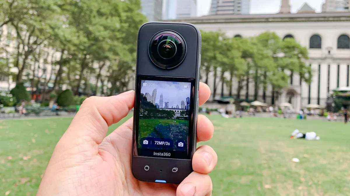 Trên tay camera Insta360 X3