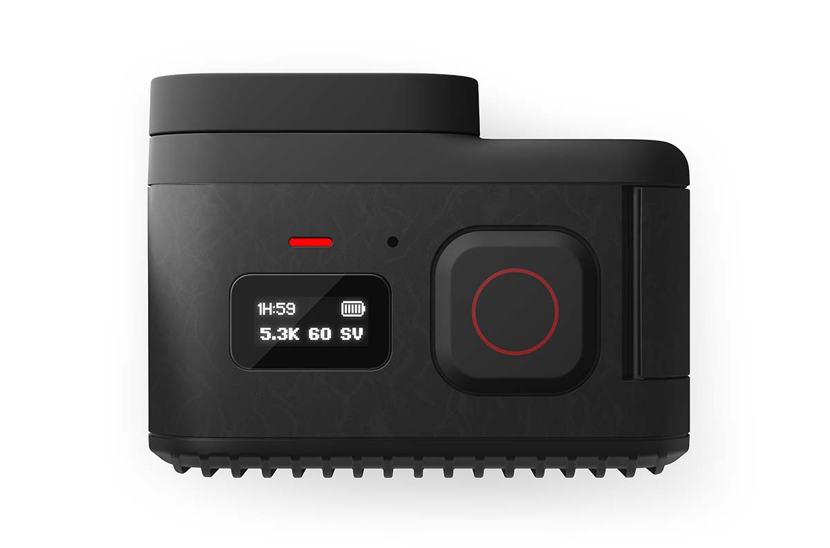 Mặt trên Hero 11 Black Mini có chế độ màn hình LCD hiển thị
