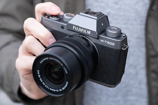 Fujifilm X-T200 máy ảnh giá rẻ dành cho  người làm vlog