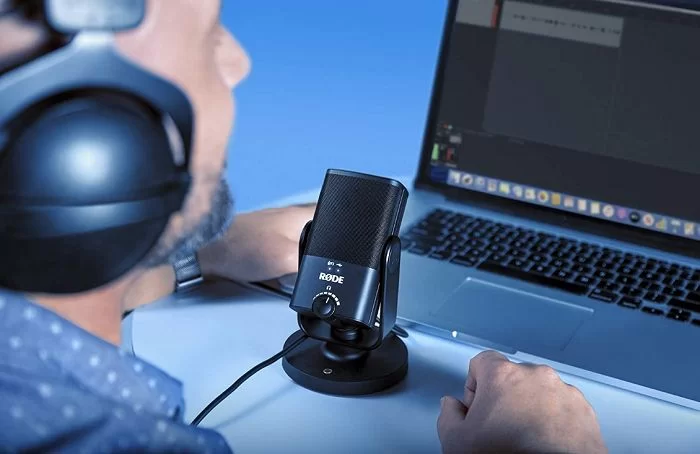 Micro để bàn thu âm Podcast