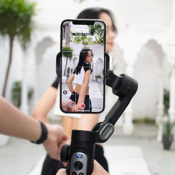 Chế độ Follow trên gimbal điện thoại