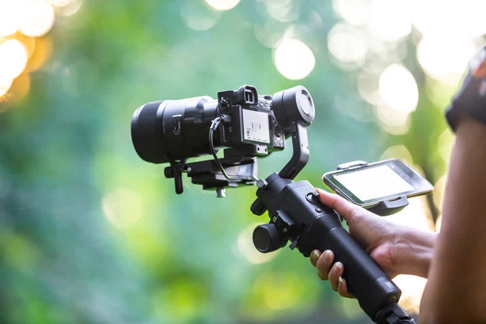 Di chuyển gimbal bằng cơ thể